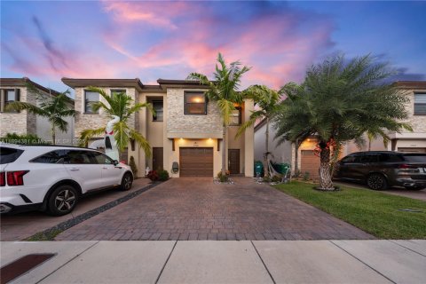 Touwnhouse à vendre à Homestead, Floride: 3 chambres, 173.91 m2 № 1945974 - photo 2