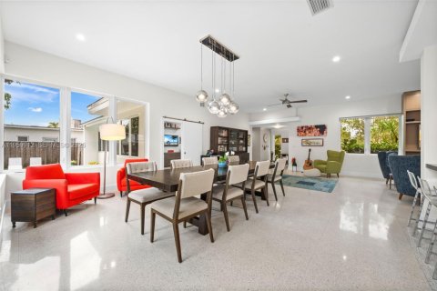 Villa ou maison à vendre à Miami Beach, Floride: 4 chambres, 279.82 m2 № 2025410 - photo 3