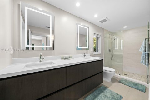 Villa ou maison à vendre à Miami Beach, Floride: 4 chambres, 279.82 m2 № 2025410 - photo 14