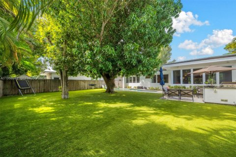 Villa ou maison à vendre à Miami Beach, Floride: 4 chambres, 279.82 m2 № 2025410 - photo 12