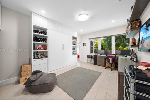 Villa ou maison à vendre à Miami Beach, Floride: 4 chambres, 279.82 m2 № 2025410 - photo 19