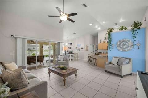 House in Ocala, Florida 3 bedrooms, 199.18 sq.m. № 2258377 - photo 18