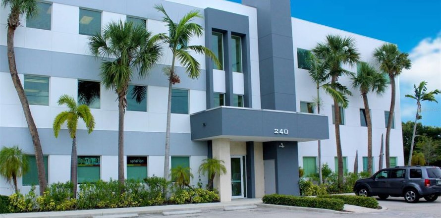 Immobilier commercial à Saint Lucie, Floride № 2106985