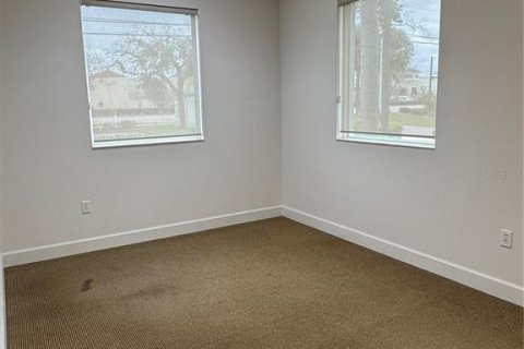 Immobilier commercial à louer à Saint Lucie, Floride № 2106985 - photo 7