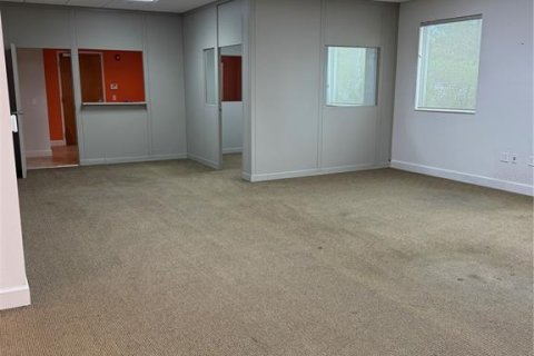 Immobilier commercial à louer à Saint Lucie, Floride № 2106985 - photo 11