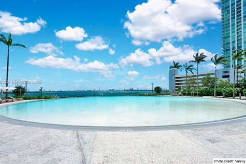 Condo in Miami, Florida, 2 bedrooms  № 2060790 - photo 3