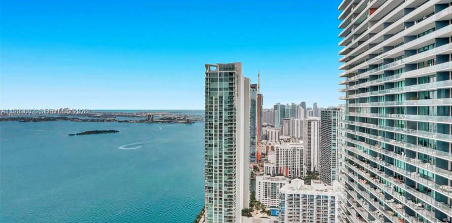 Condo in Miami, Florida, 2 bedrooms  № 2060790