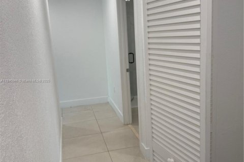 Condo in Homestead, Florida, 4 bedrooms  № 1950275 - photo 19