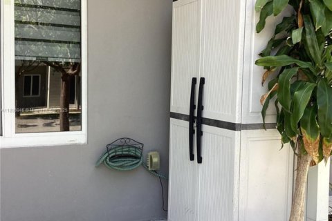 Condo in Homestead, Florida, 4 bedrooms  № 1950275 - photo 2