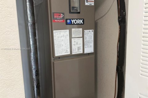 Condo in Homestead, Florida, 4 bedrooms  № 1950275 - photo 21