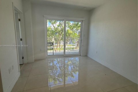 Condo in Homestead, Florida, 4 bedrooms  № 1950275 - photo 13