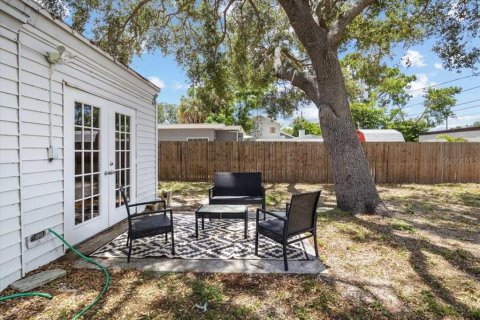 House in Saint Petersburg, Florida 3 bedrooms, 109.62 sq.m. № 1786135 - photo 8