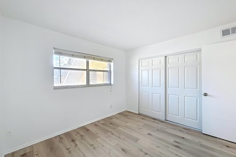 Condo in Deerfield Beach, Florida, 2 bedrooms № 2245394 - photo 20
