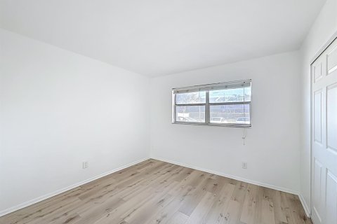Condo in Deerfield Beach, Florida, 2 bedrooms № 2245394 - photo 18