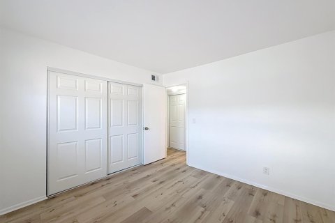 Condo in Deerfield Beach, Florida, 2 bedrooms № 2245394 - photo 19