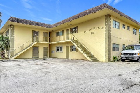 Condo in Deerfield Beach, Florida, 2 bedrooms № 2245394 - photo 2