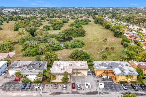 Condo in Deerfield Beach, Florida, 2 bedrooms № 2245394 - photo 28