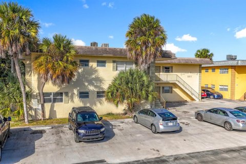 Condo in Deerfield Beach, Florida, 2 bedrooms № 2245394 - photo 27