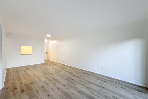 Condo in Deerfield Beach, Florida, 2 bedrooms № 2245394 - photo 11