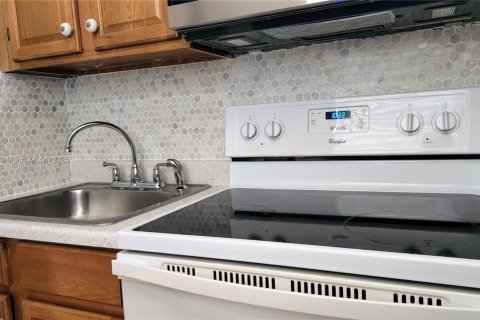 Villa ou maison à louer à Dania Beach, Floride: 1 chambre, 229.93 m2 № 1934345 - photo 5