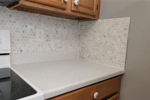 Villa ou maison à louer à Dania Beach, Floride: 1 chambre, 229.93 m2 № 1934345 - photo 6