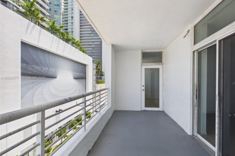 Copropriété à louer à Miami, Floride: 2 chambres, 190.82 m2 № 2084257 - photo 11