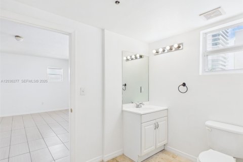Copropriété à louer à Miami, Floride: 2 chambres, 190.82 m2 № 2084257 - photo 18