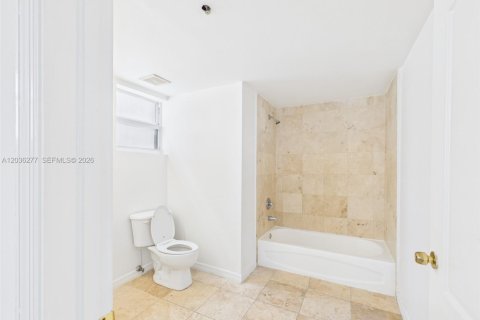 Copropriété à louer à Miami, Floride: 2 chambres, 190.82 m2 № 2084257 - photo 17