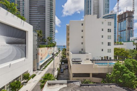 Copropriété à louer à Miami, Floride: 2 chambres, 190.82 m2 № 2084257 - photo 21