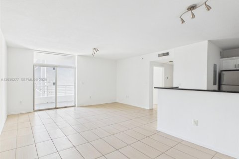 Copropriété à louer à Miami, Floride: 2 chambres, 190.82 m2 № 2084257 - photo 3