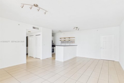 Copropriété à louer à Miami, Floride: 2 chambres, 190.82 m2 № 2084257 - photo 4