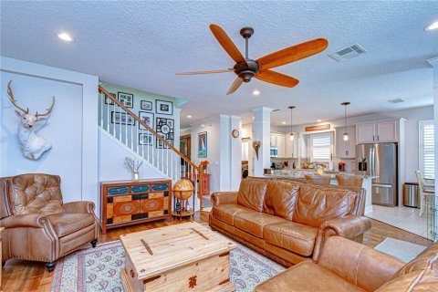 House in Fish Hawk, Florida 5 bedrooms, 318.75 sq.m. № 2104909 - photo 9