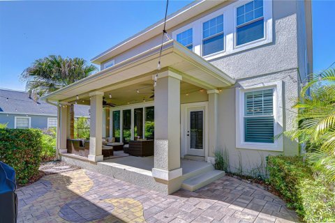 House in Fish Hawk, Florida 5 bedrooms, 318.75 sq.m. № 2104909 - photo 27