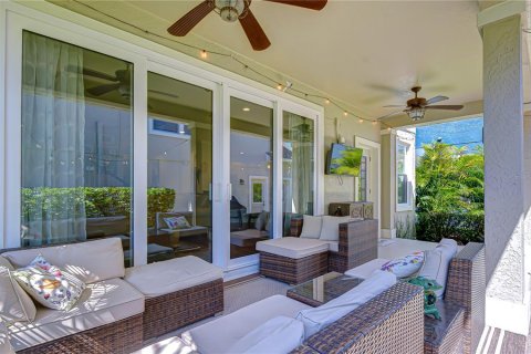 House in Fish Hawk, Florida 5 bedrooms, 318.75 sq.m. № 2104909 - photo 28