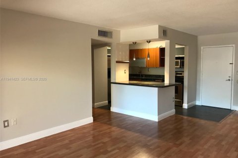 Copropriété à vendre à Miami, Floride: 2 chambres, 93.83 m2 № 1999034 - photo 4