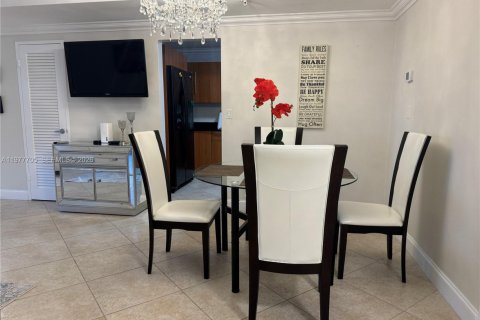 Copropriété à louer à Hollywood, Floride: 1 chambre, 75.81 m2 № 2041824 - photo 8