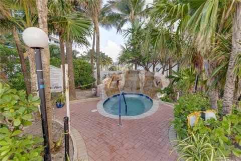 Copropriété à louer à Hollywood, Floride: 1 chambre, 75.81 m2 № 2041824 - photo 24