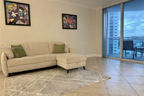 Copropriété à louer à Hollywood, Floride: 1 chambre, 75.81 m2 № 2041824 - photo 4