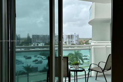 Copropriété à louer à Hollywood, Floride: 1 chambre, 75.81 m2 № 2041824 - photo 11