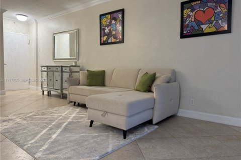 Copropriété à louer à Hollywood, Floride: 1 chambre, 75.81 m2 № 2041824 - photo 5