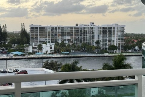 Copropriété à louer à Hollywood, Floride: 1 chambre, 75.81 m2 № 2041824 - photo 21