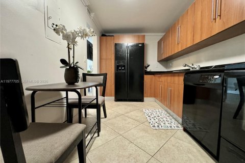 Copropriété à louer à Hollywood, Floride: 1 chambre, 75.81 m2 № 2041824 - photo 13