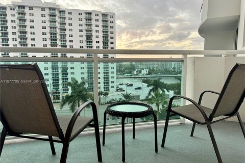 Copropriété à louer à Hollywood, Floride: 1 chambre, 75.81 m2 № 2041824 - photo 20