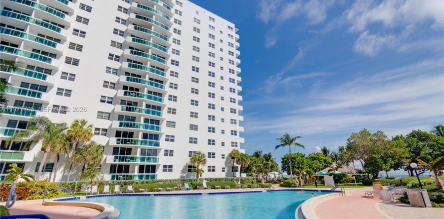 Condo à Hollywood, Floride, 1 chambre  № 2041824