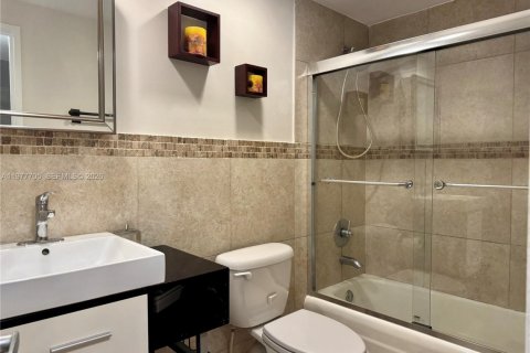 Copropriété à louer à Hollywood, Floride: 1 chambre, 75.81 m2 № 2041824 - photo 10