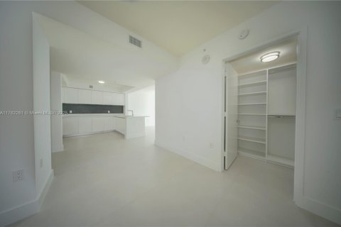 Condo in Sunny Isles Beach, Florida, 2 bedrooms  № 1698445 - photo 26