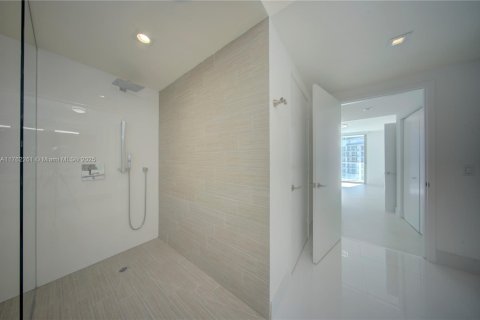 Condo in Sunny Isles Beach, Florida, 2 bedrooms  № 1698445 - photo 14