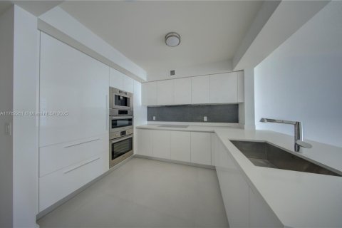 Condo in Sunny Isles Beach, Florida, 2 bedrooms  № 1698445 - photo 8