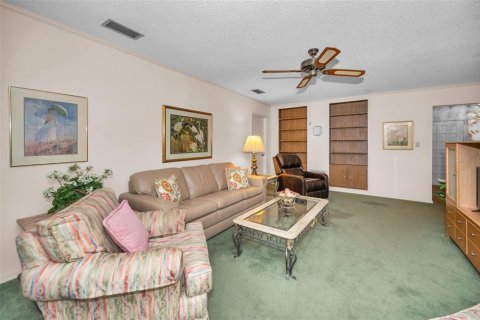 House in Tampa, Florida 4 bedrooms, 214.98 sq.m. № 1681694 - photo 23