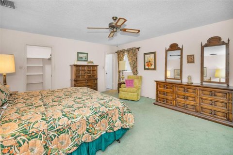 House in Tampa, Florida 4 bedrooms, 214.98 sq.m. № 1681694 - photo 24